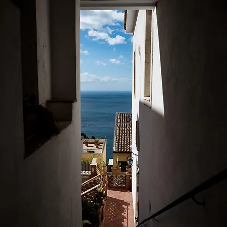 Elios Tao Hotel 3*