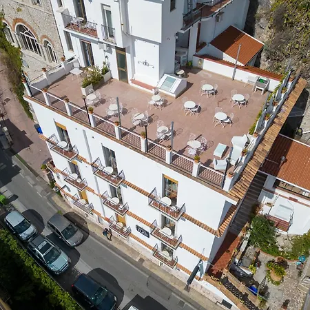 Elios Tao Hotel 3*